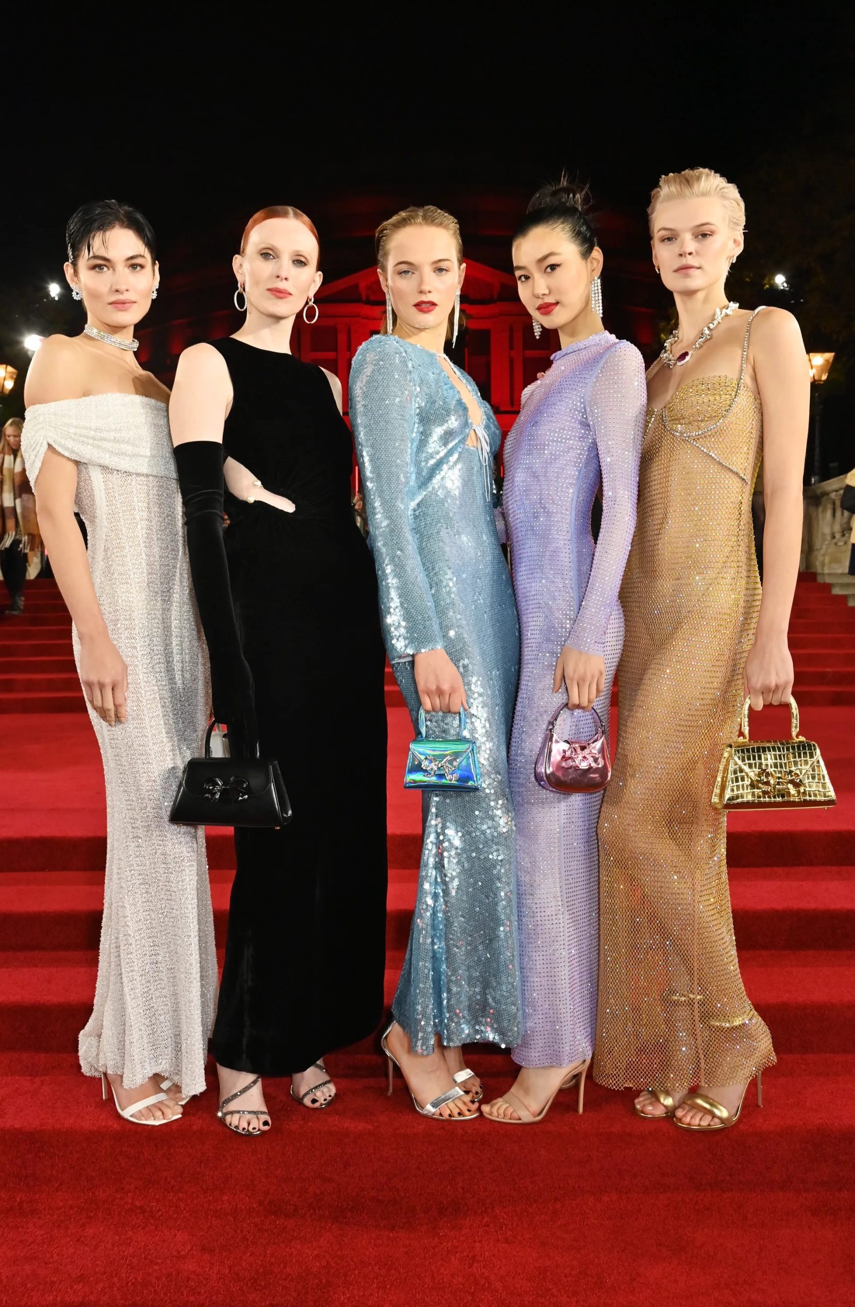 Grace Elizabeth, Karen Elson, Fran Summers, Estelle Chen en Cara Taylor in Self Portrait