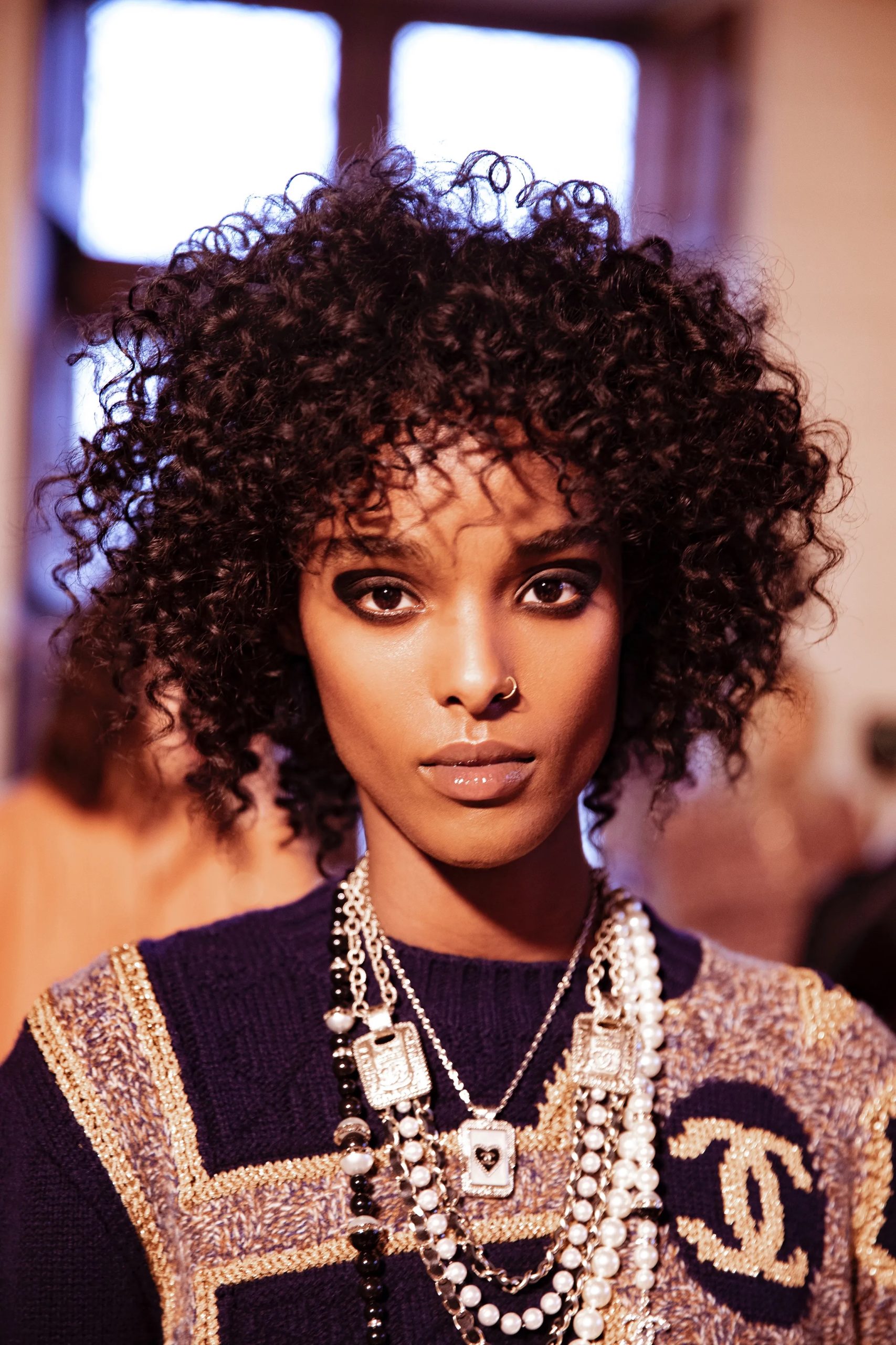 Een van de beautylooks van Chanel Métiers d'Art 2021