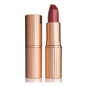 Charlotte Tilbury Matte Revolution behoort tot de beste rode lippenstift