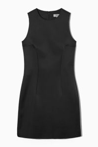 Zwarte little black dress van COS