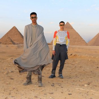 neem-een-kijkje-achter-de-schermen-bij-diors-spectaculaire-mannenmodeshow-in-egypte-233495