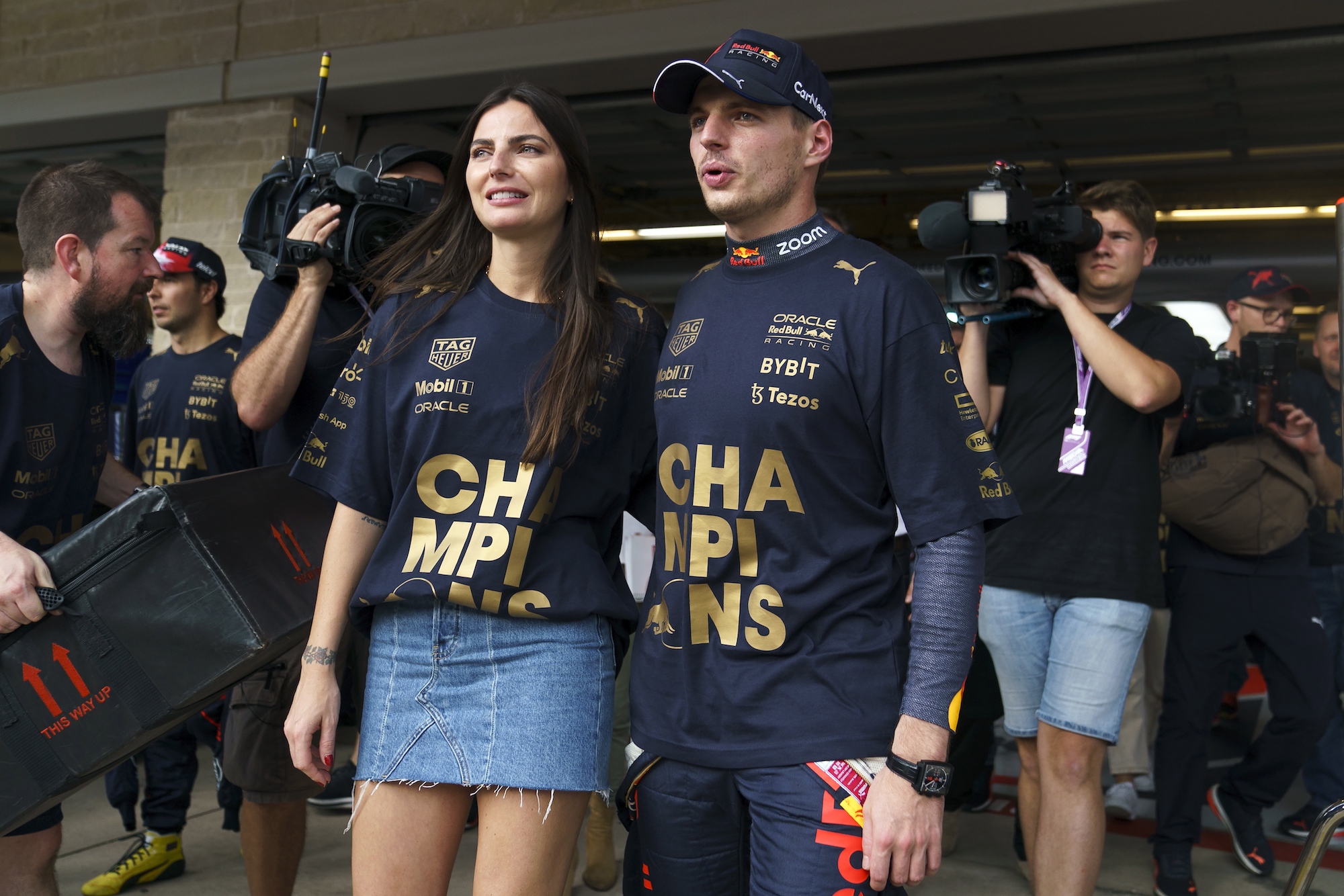 Kelly en Max in matching race T-shirts, oktober 2022.