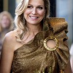 Koningin Máxima in gouden feestlook
