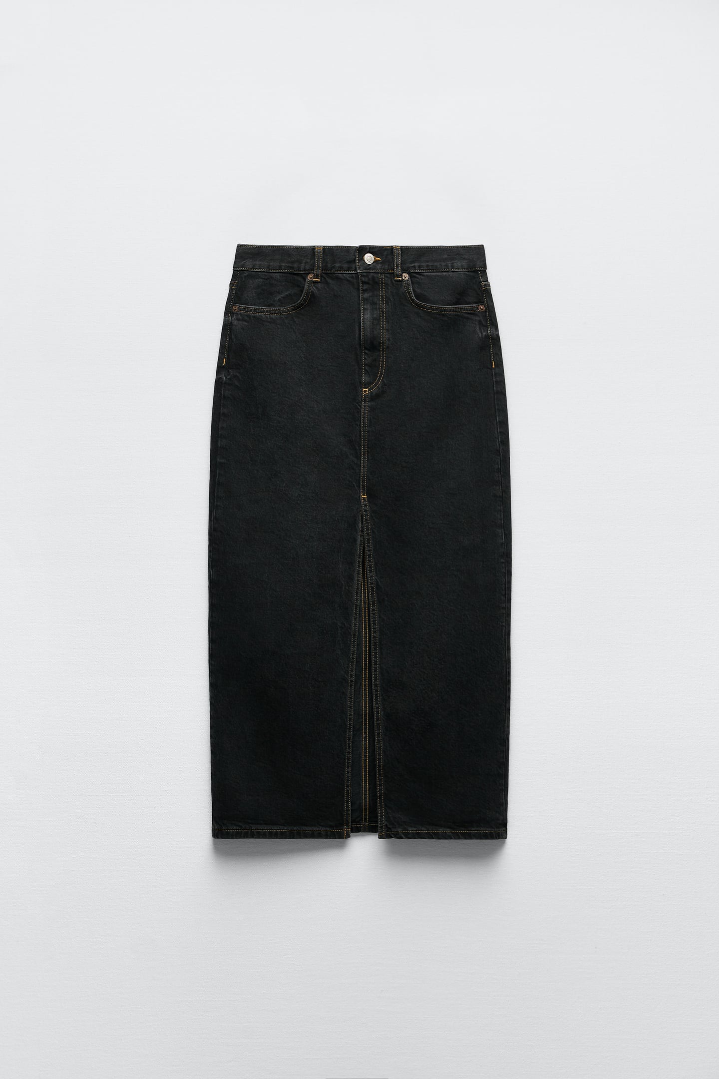 Gigi Hadid rockt dé rok die bij alle winterboots past