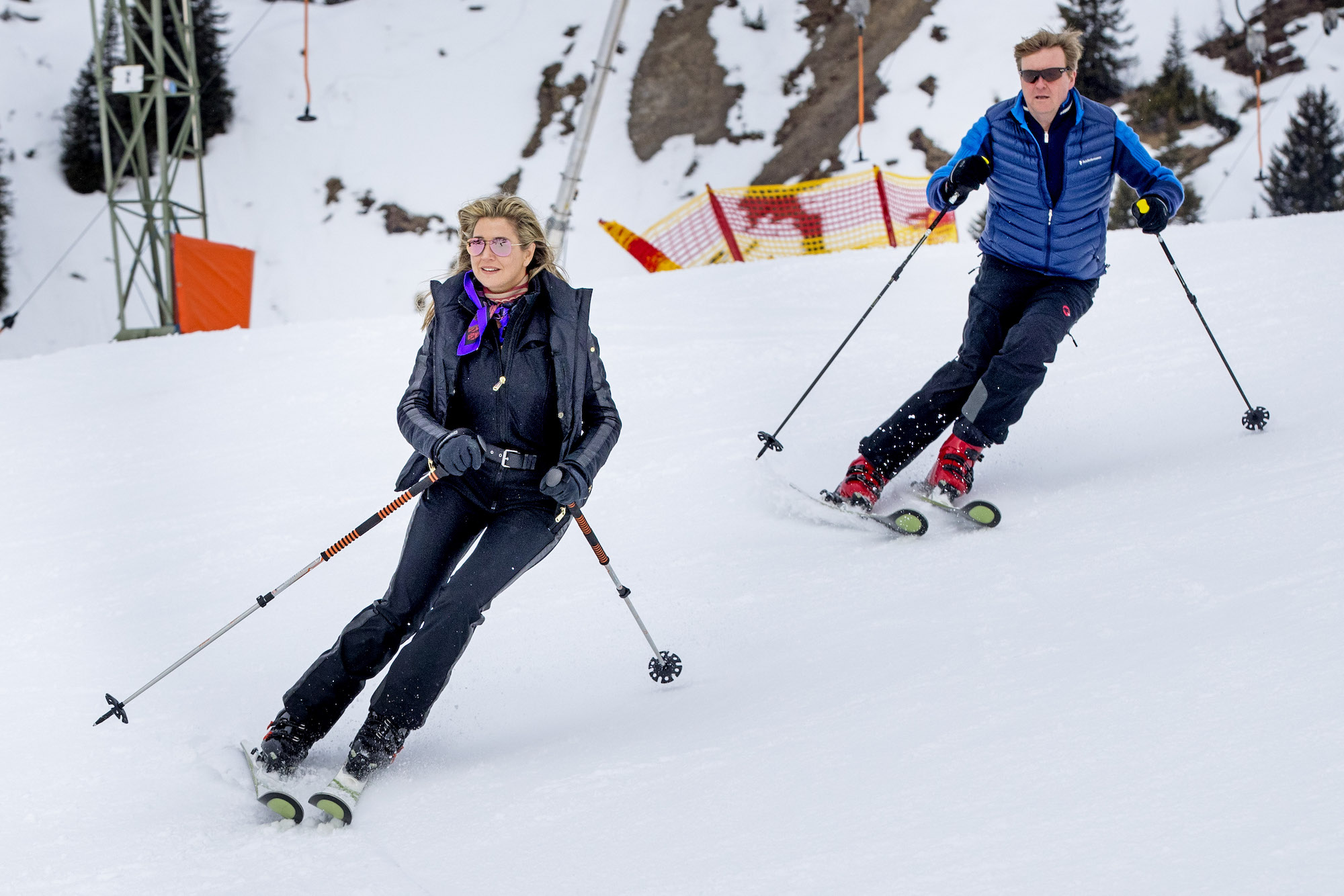 Máxima en Willem-Alexander tonen hun ski-skills