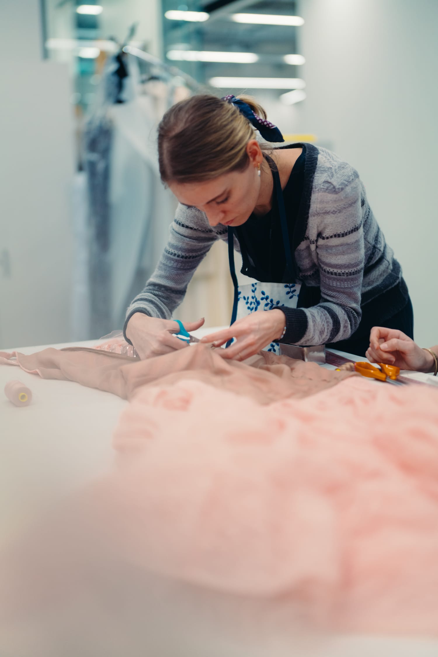 Chanel jurk van Margot Robbie voor de Golden Globes 2023