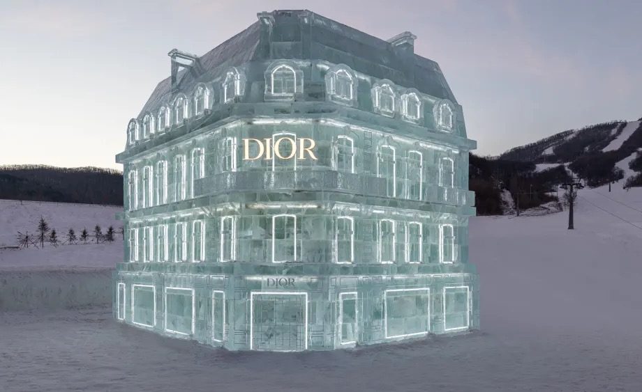 wil-je-zien-dior-bootst-eigen-flagship-na-als-ijssculptuur-in-china-238770