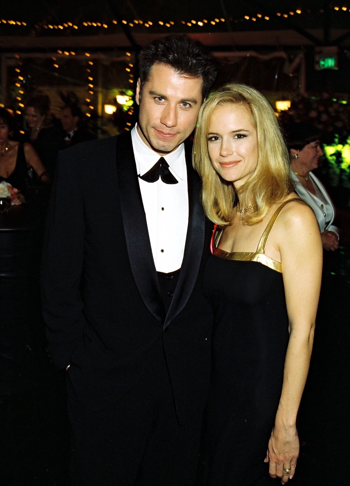John Travolta en zijn vrouw Kelly Preston tijdens de after party in het Beverly Hilton Hotel in 1997