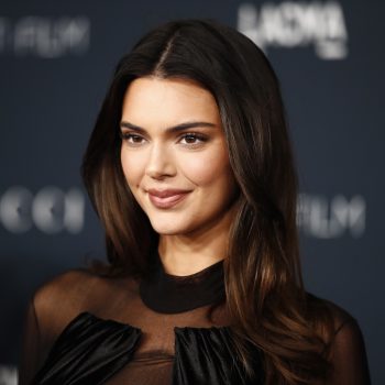 kendall-jenner-draagt-nu-al-de-doorschijnendste-jurk-van-2023-238903