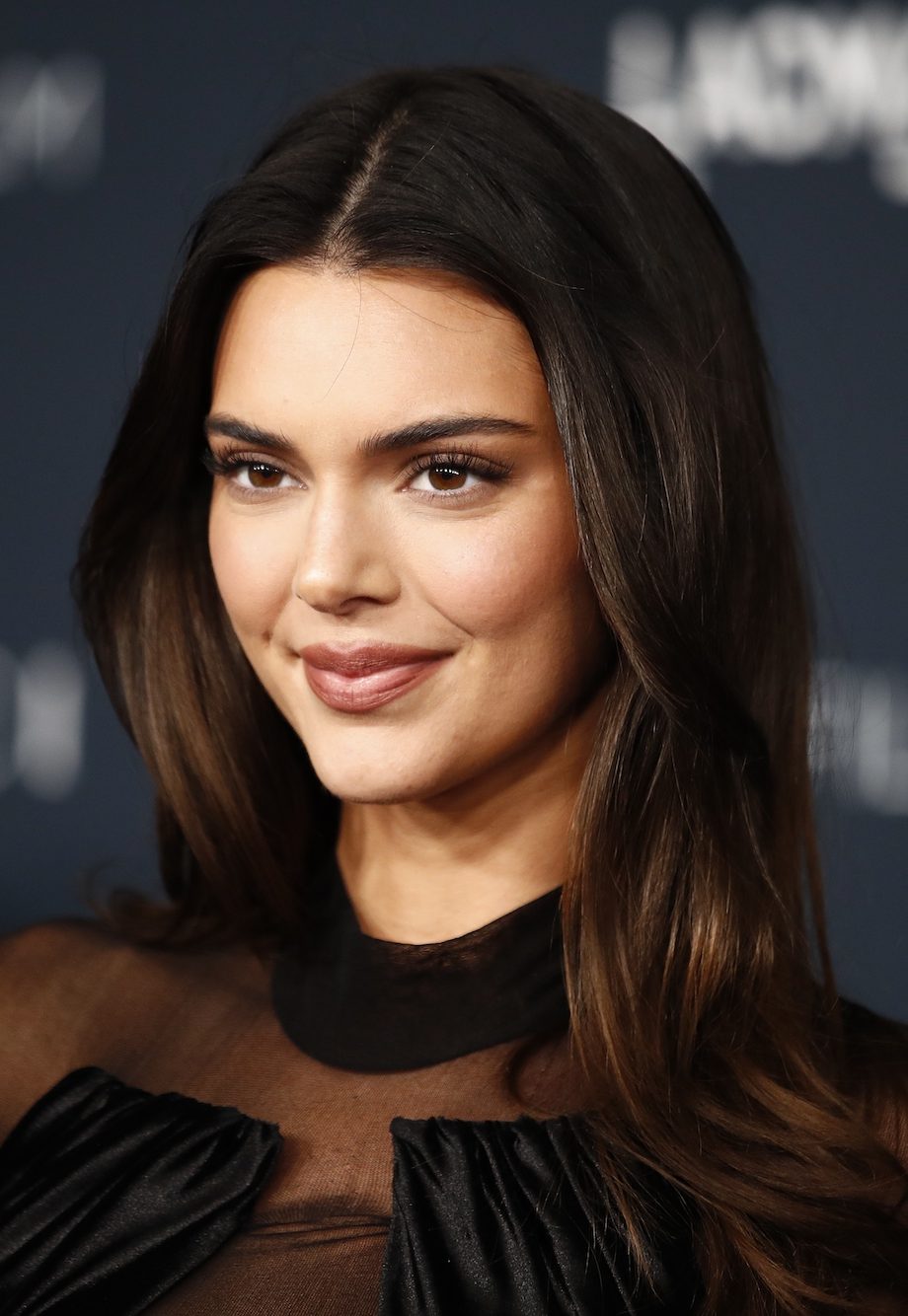 kendall-jenner-draagt-nu-al-de-doorschijnendste-jurk-van-2023-238903