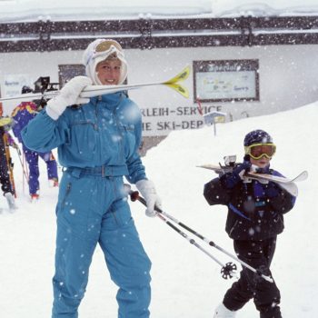 van-balaclavas-tot-snowboots-met-deze-18-items-ga-je-ski-chic-op-wintersport-237371