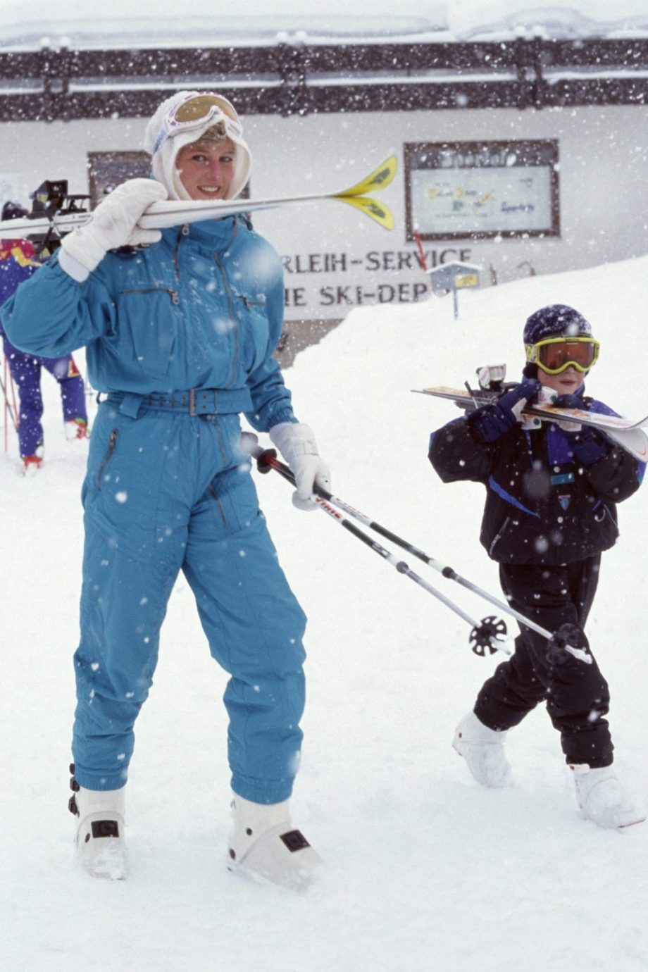 van-balaclavas-tot-snowboots-met-deze-18-items-ga-je-ski-chic-op-wintersport-237371