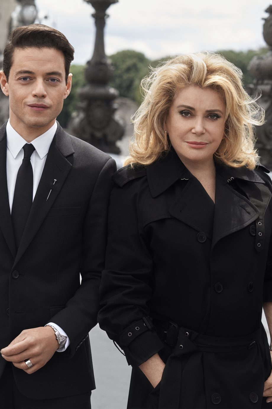 rami-malek-en-catherine-deneuve-schitteren-in-de-campagne-van-cartiers-nieuwe-tank-francaise-238918