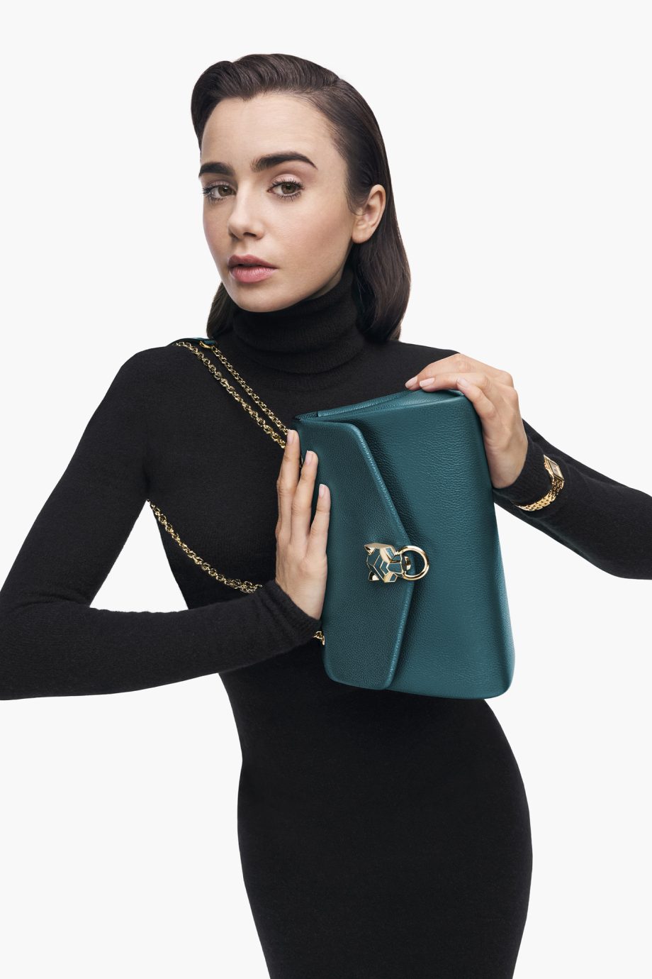 een-exclusief-kijkje-in-het-tassenatelier-van-cartier-zo-wordt-lily-collins-panthere-graphique-gemaakt-241173