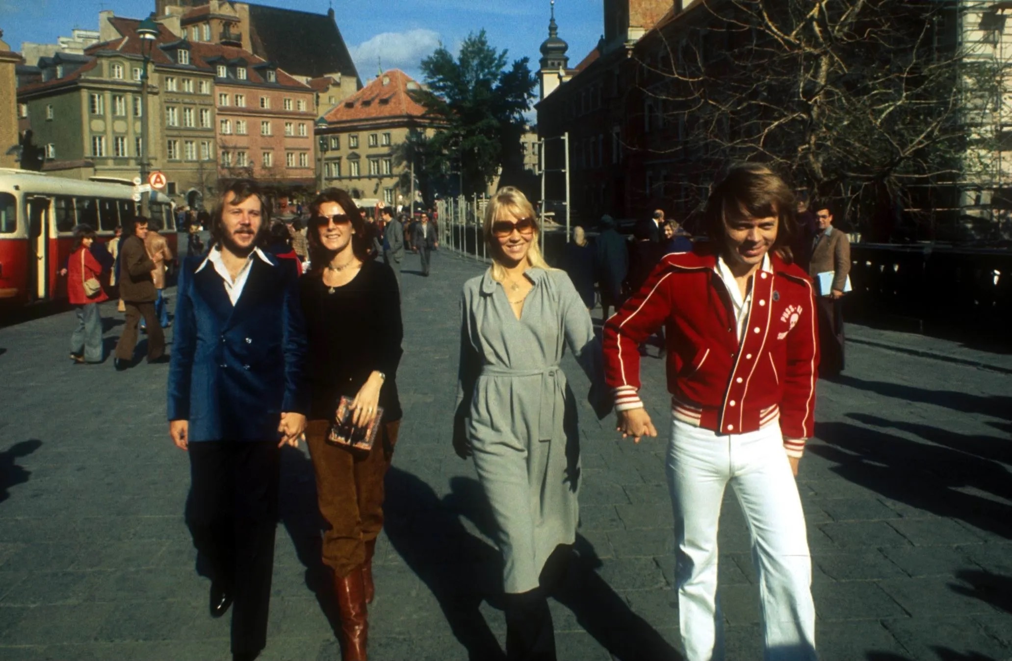 Alle leden abba leden op straat in Stockholm