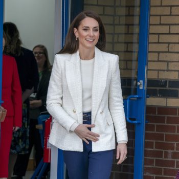 kate-middleton-draagt-betaalbare-witte-blazer-van-zara-en-hij-is-nog-steeds-te-koop-242412