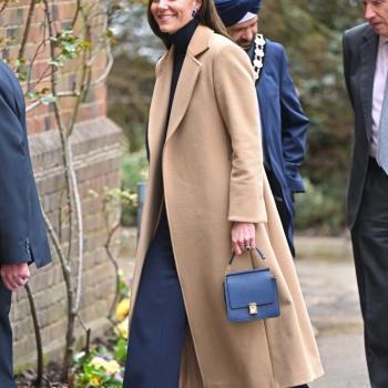 de-nieuwe-obsessie-van-kate-middleton-lijkt-deze-tas-van-het-franse-merk-polene-243561