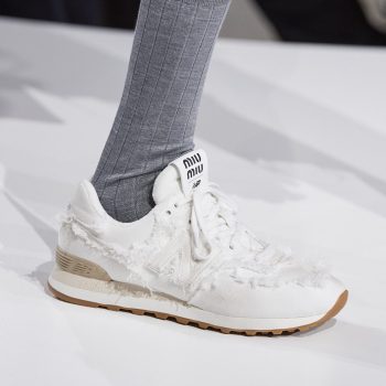 de-miu-miu-x-new-balance-sneakers-zijn-terug-243435