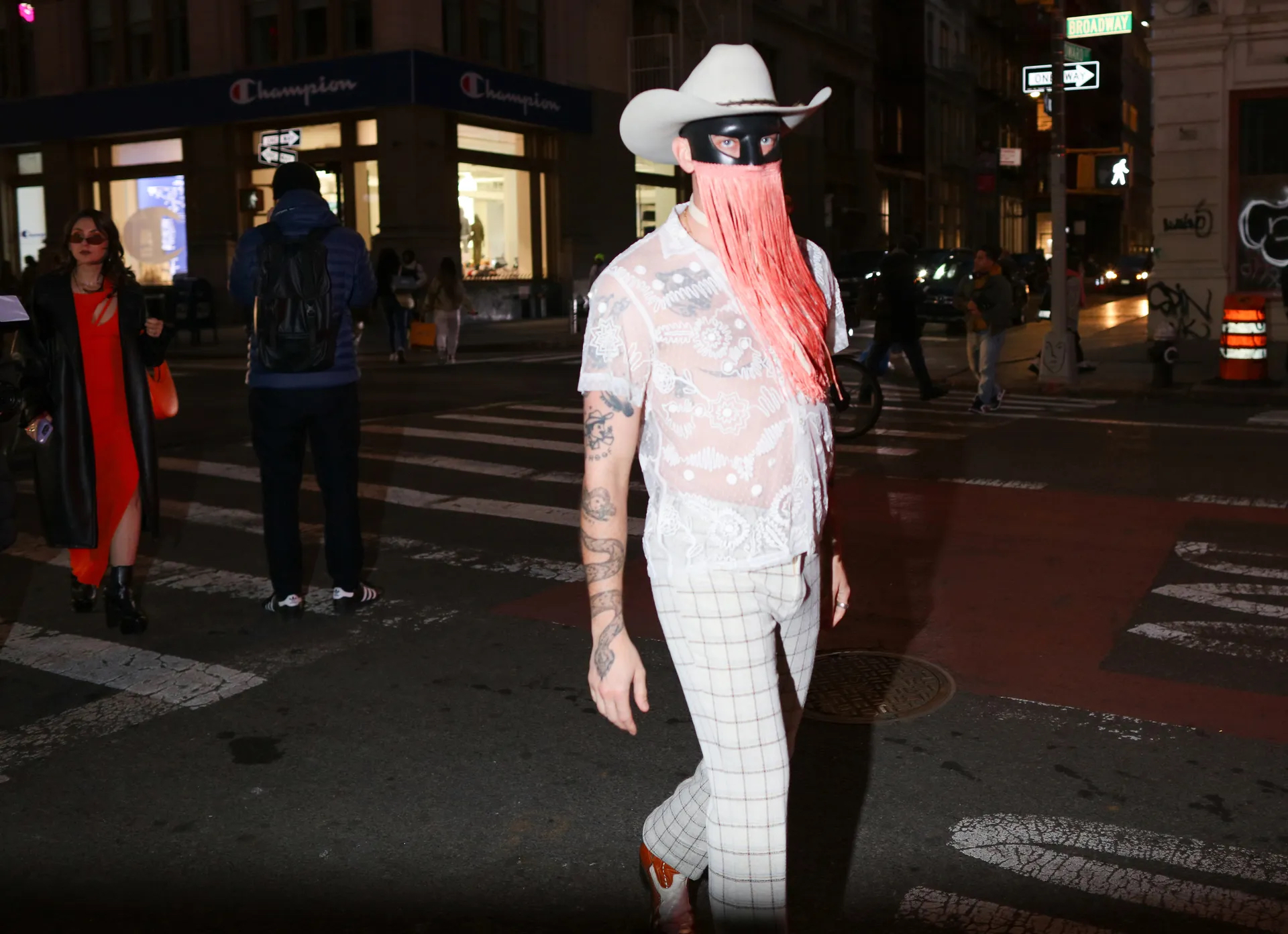 zanger Orville Peck op New York Fashion Week 2023 