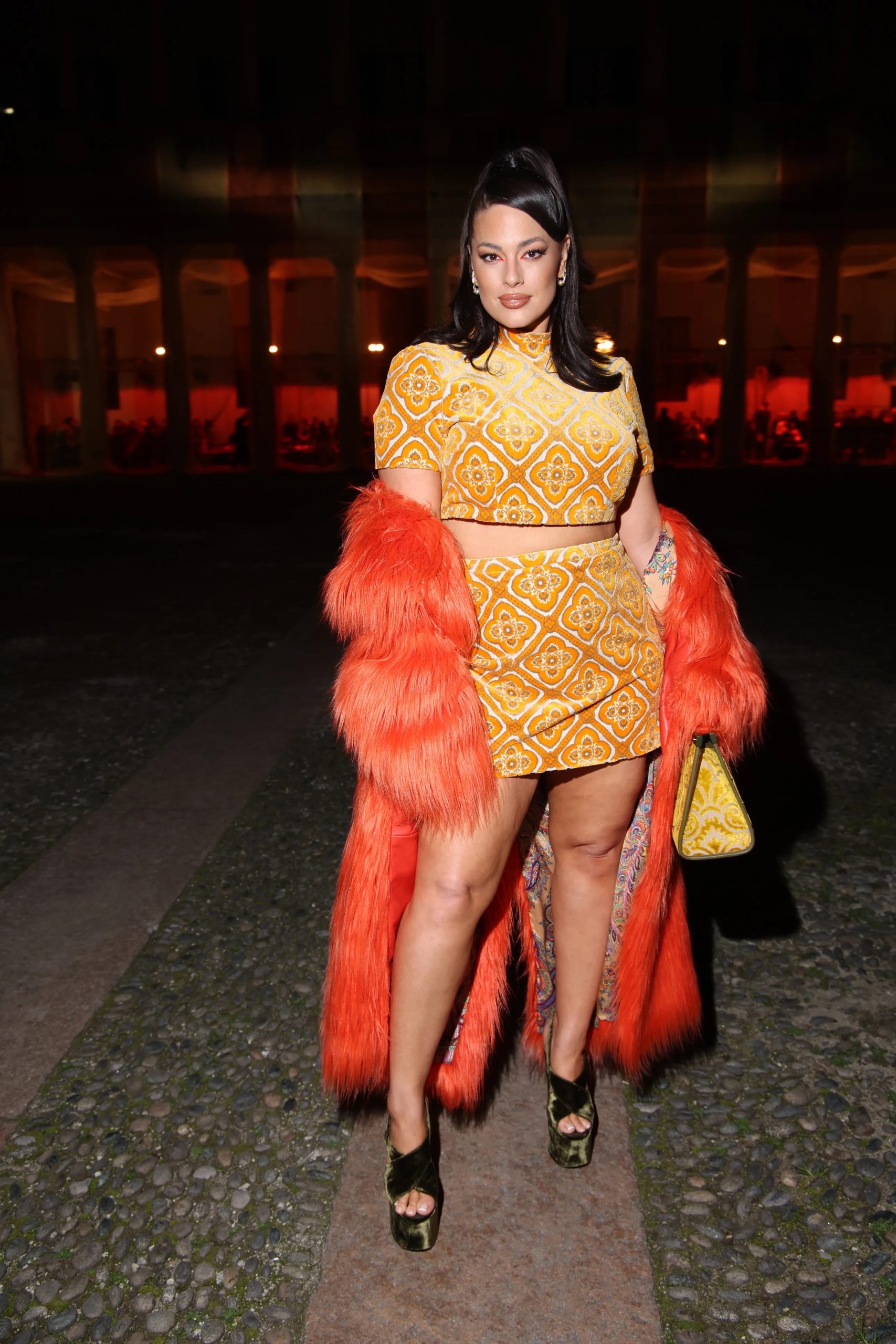 Ashley Graham bij Etro tijdens Milan Fashion Week herfst/winter 2023