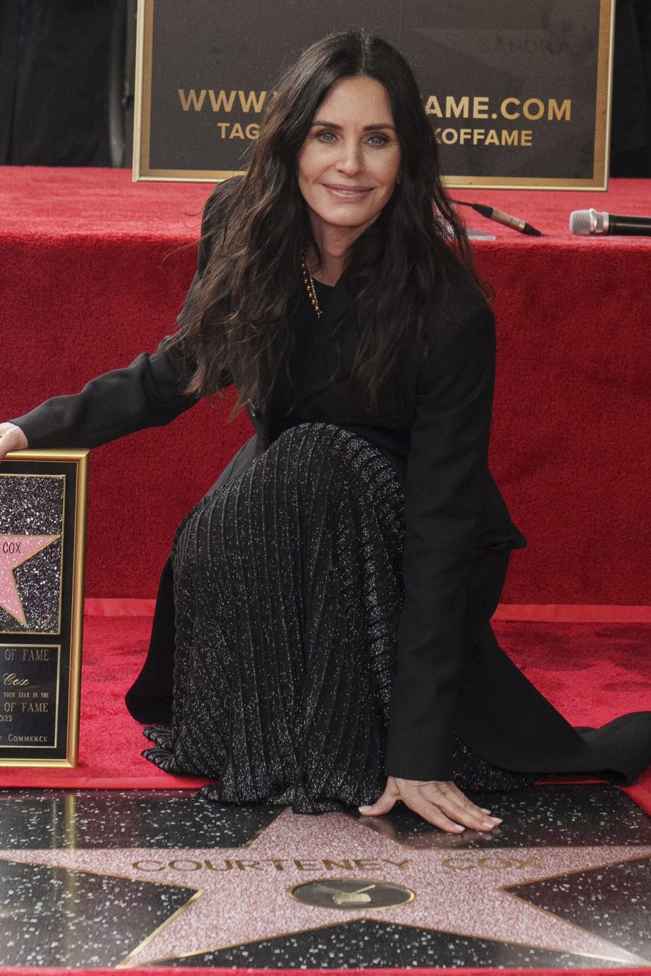 courteney-cox-poseert-met-dochter-tijdens-onthulling-ster-hollywood-walk-of-fame-244339