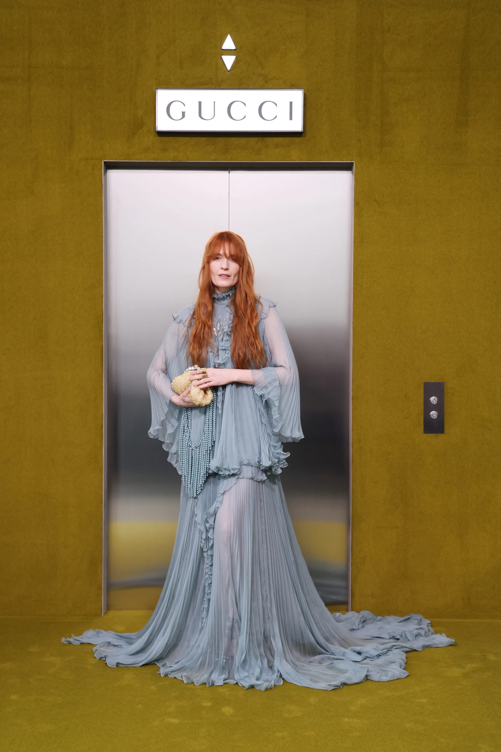 Florence Welch bij Gucci tijdens Milan Fashion Week herfst/winter 2023