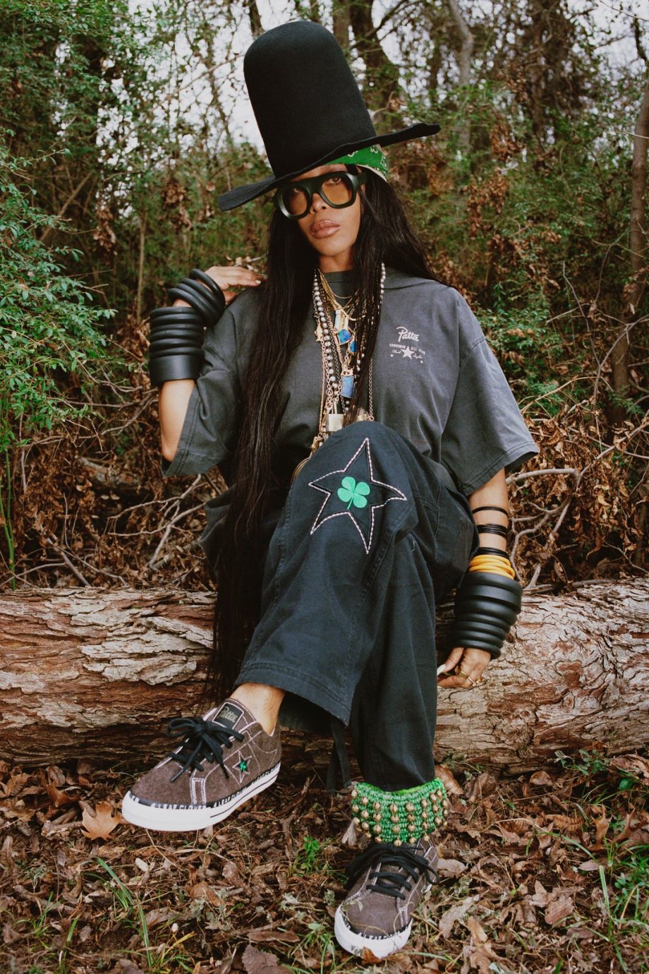 erykah-badu-is-het-gezicht-van-patta-x-converse-4-leaf-clover-capsulecollectie-243956