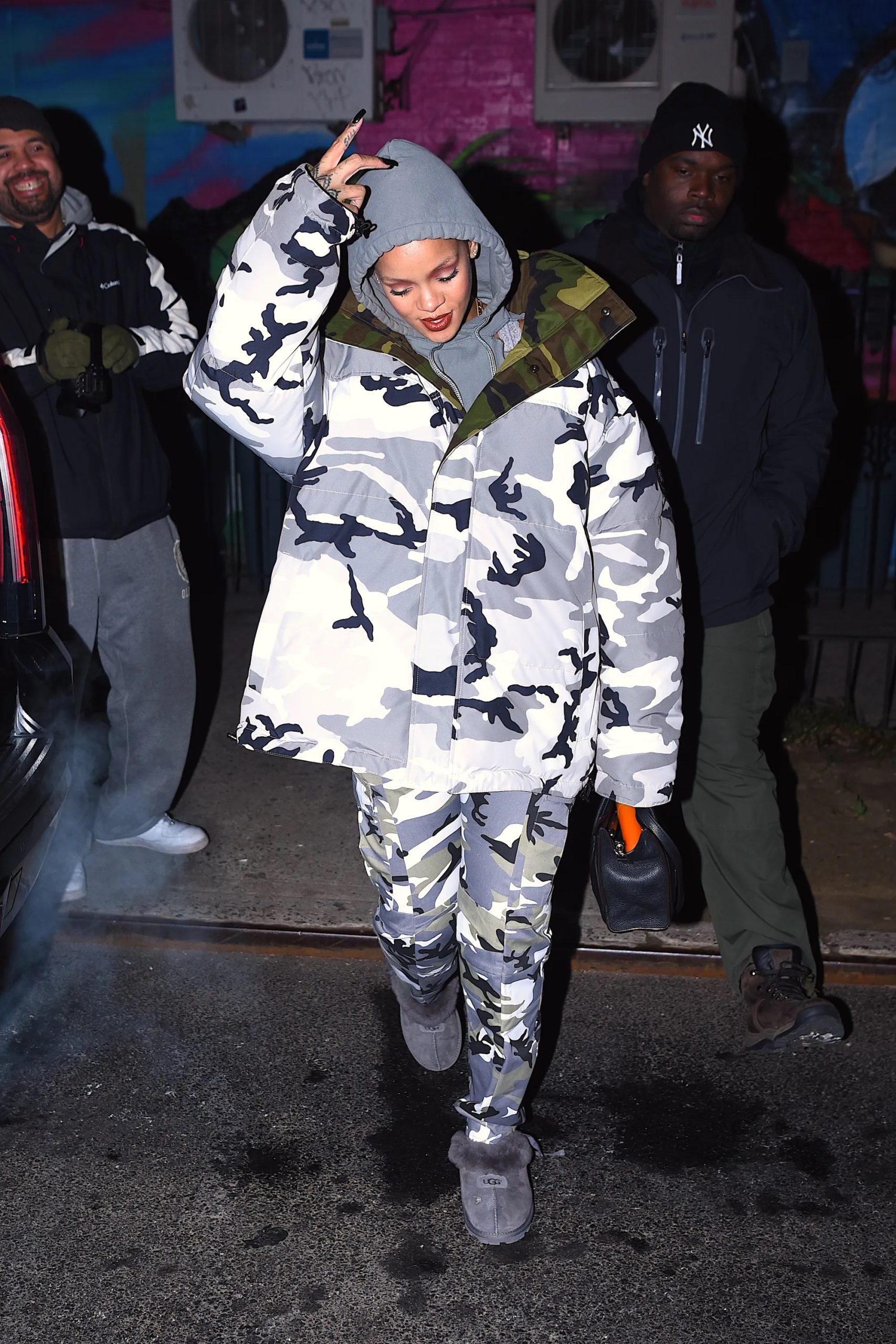 Rihanna in all-over camouflageprint is een van haar opvallendste stijlmomenten