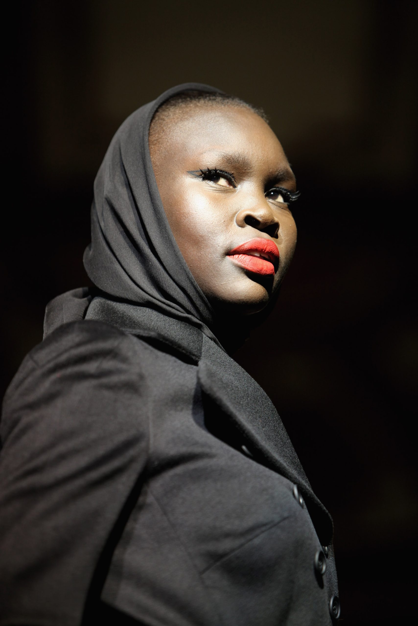 Alek Wek op de catwalk bij Jasper Conrad herfst/winter 2009