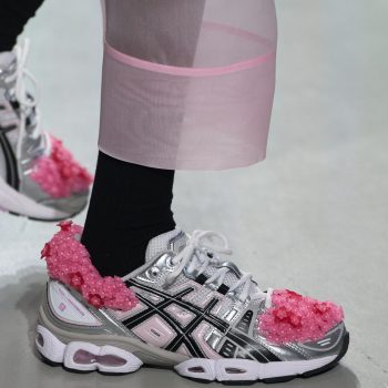 deens-cultlabel-cecilie-bahnsen-onthult-nieuwe-dromerige-asics-collab-tijdens-pfw-244789