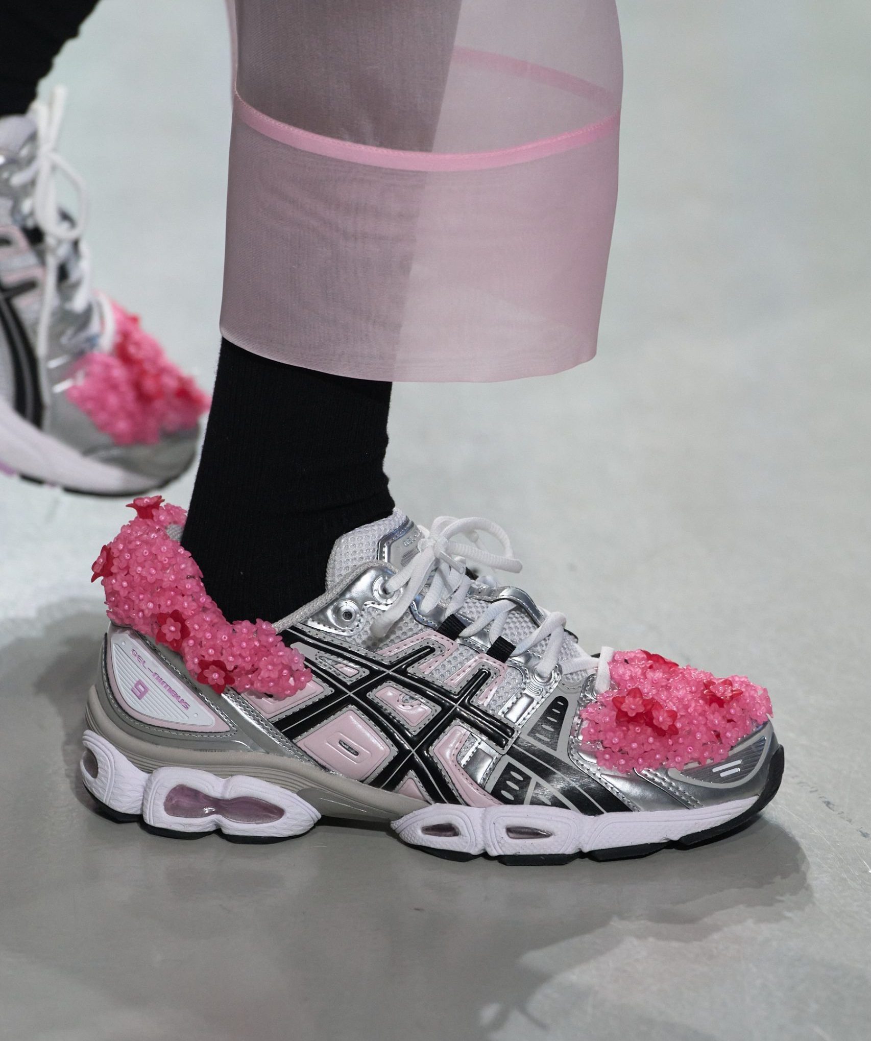 Cecilie Bahnsen lanceert nieuwe dromerige Asics samenwerking