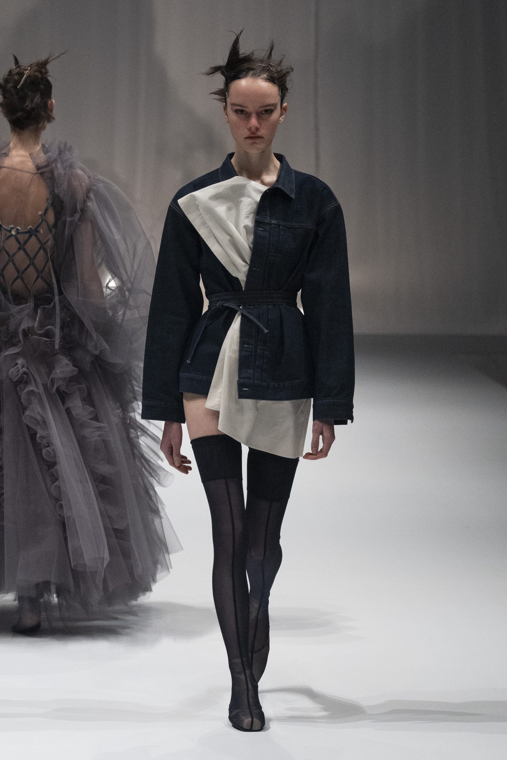 Chika Kisada is een van de jonge talenten tijdens Tokio Fashion Week