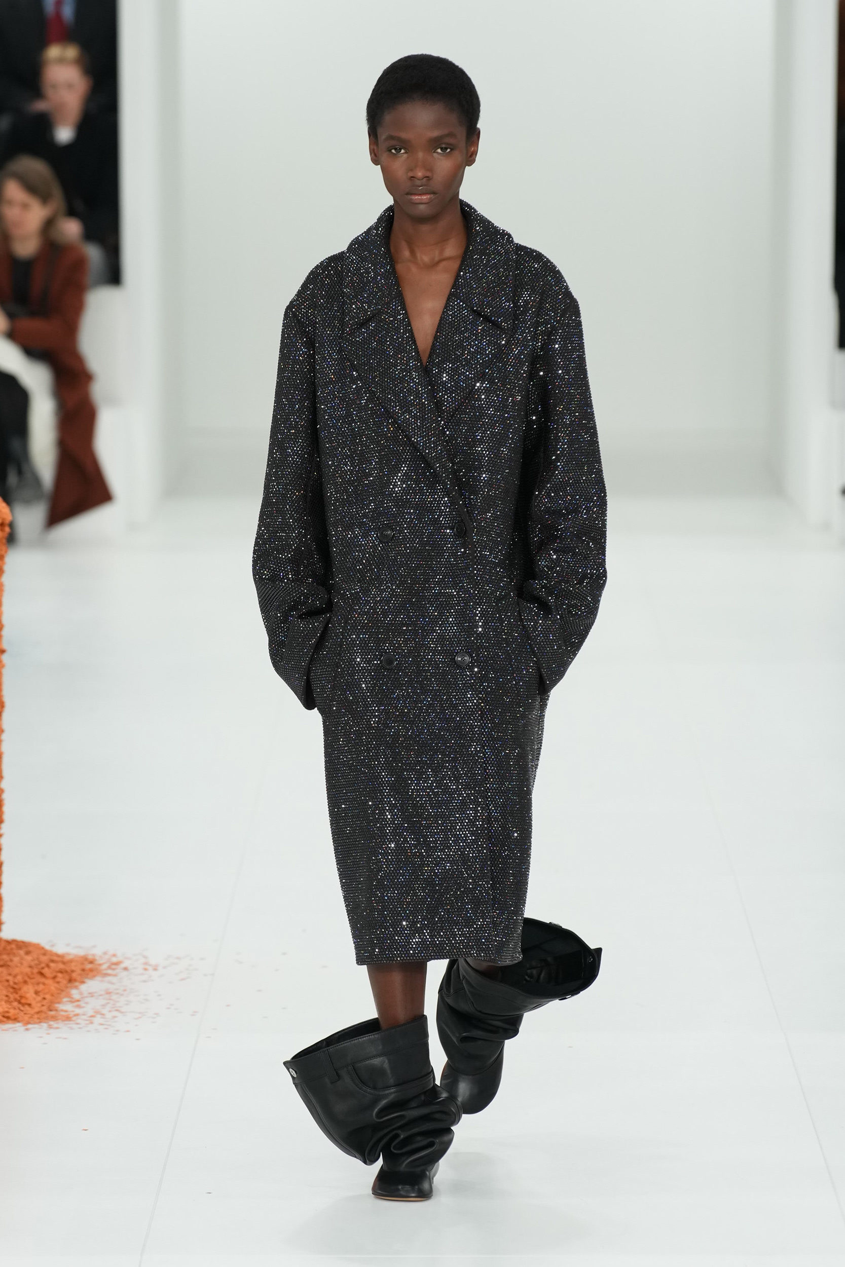 Look uit de Loewe herfst/winter 2023 collectie