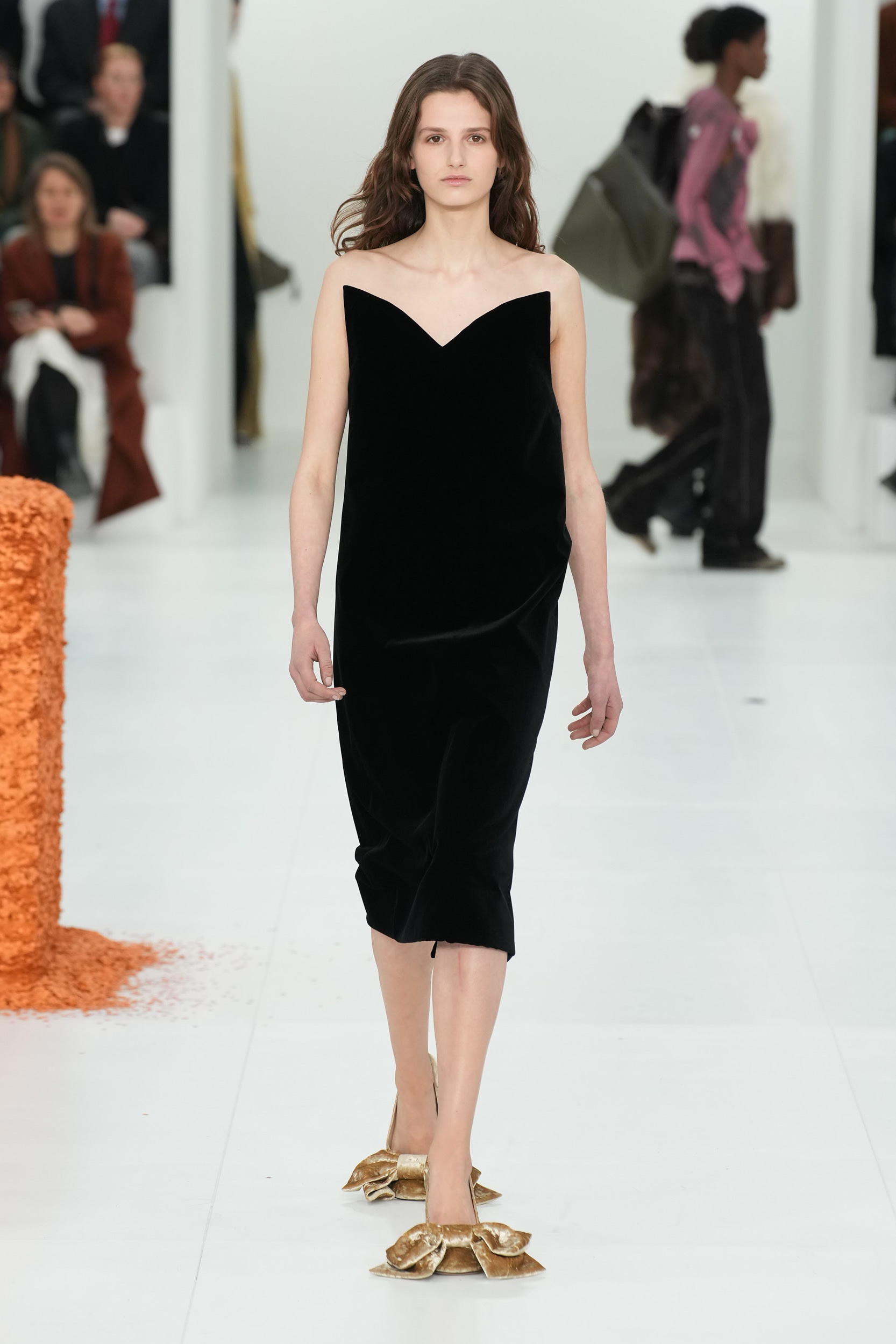 Look uit de Loewe herfst/winter 2023 collectie