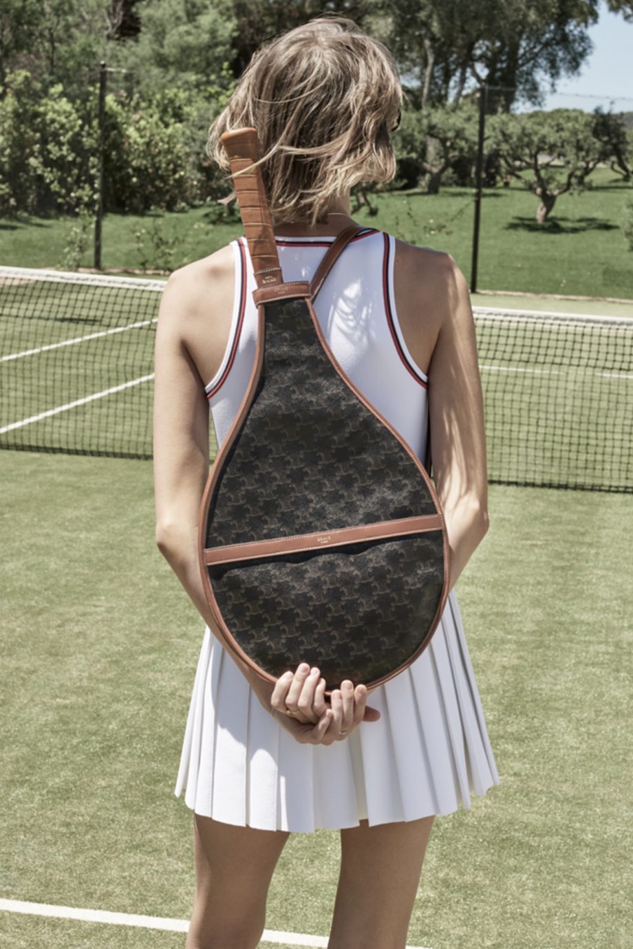 balletje-slaan-in-celine-het-modehuis-lanceert-een-speciale-tenniscollectie-247385