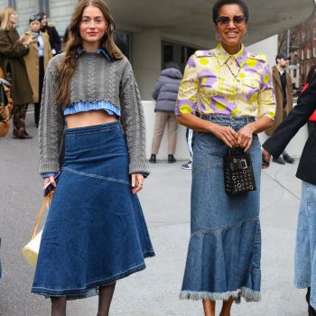 8-door-streetstyle-sterren-goedgekeurde-manieren-om-een-denim-midirok-te-dragen-246467