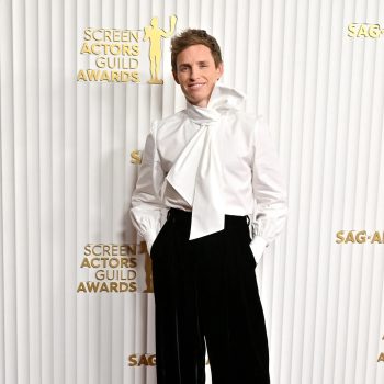 waarom-eddie-redmayne-de-stijlster-van-dit-awardseizoen-is-245332