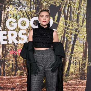 florence-pugh-draagt-voor-de-verandering-een-broek-op-de-rode-loper-245856