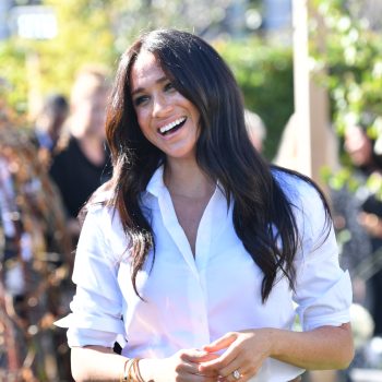 terug-naar-de-basis-7-perfecte-witte-blouses-die-je-overal-mee-kunt-combineren-248695