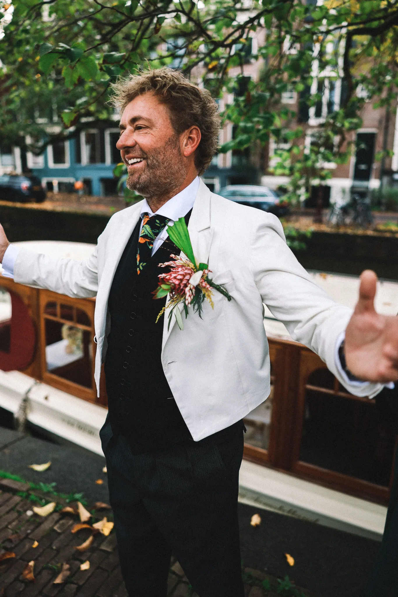 Eric Bijlsma op zijn bruiloft