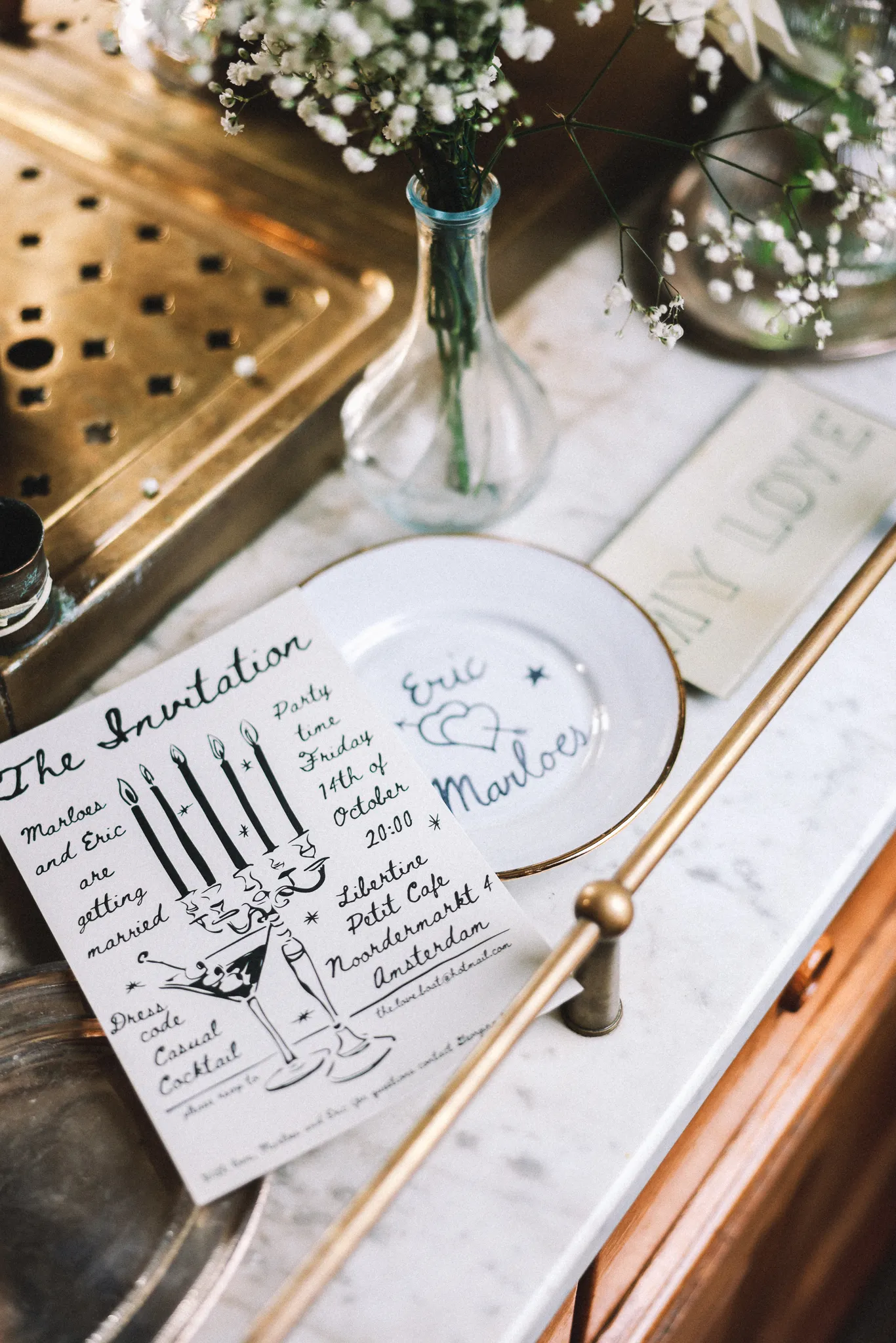 De custom borden op de bruiloft