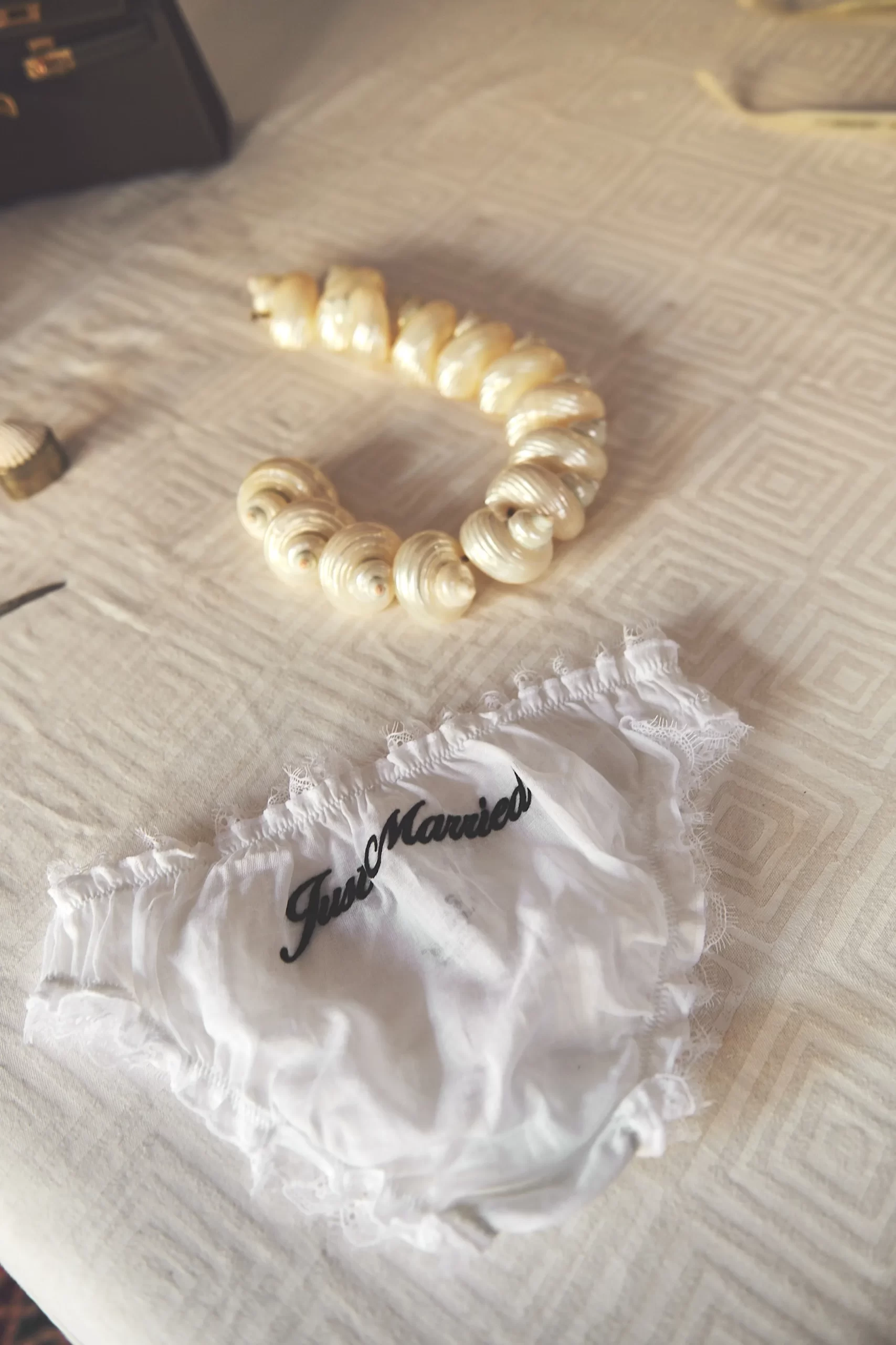 Een bruidsslip van Love Stories