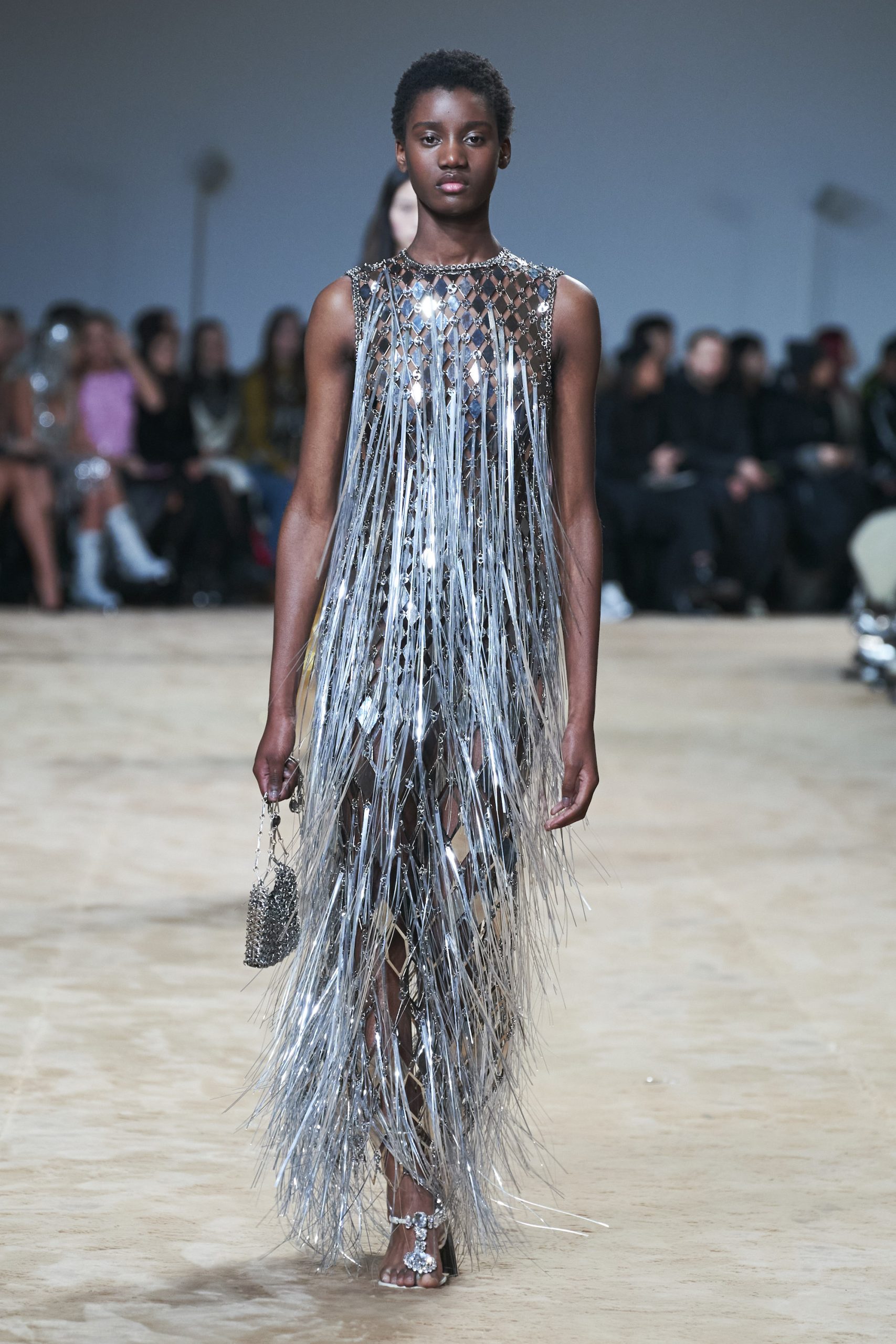 Metaaljurk van Paco Rabanne