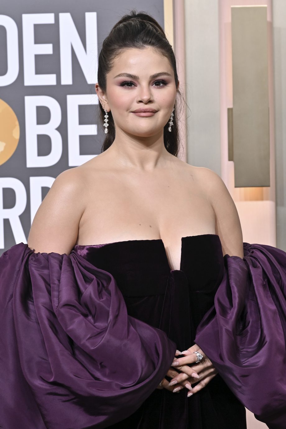 selena-gomez-schrijft-geschiedenis-als-eerste-vrouw-met-400-miljoen-volgers-op-instagram-246928