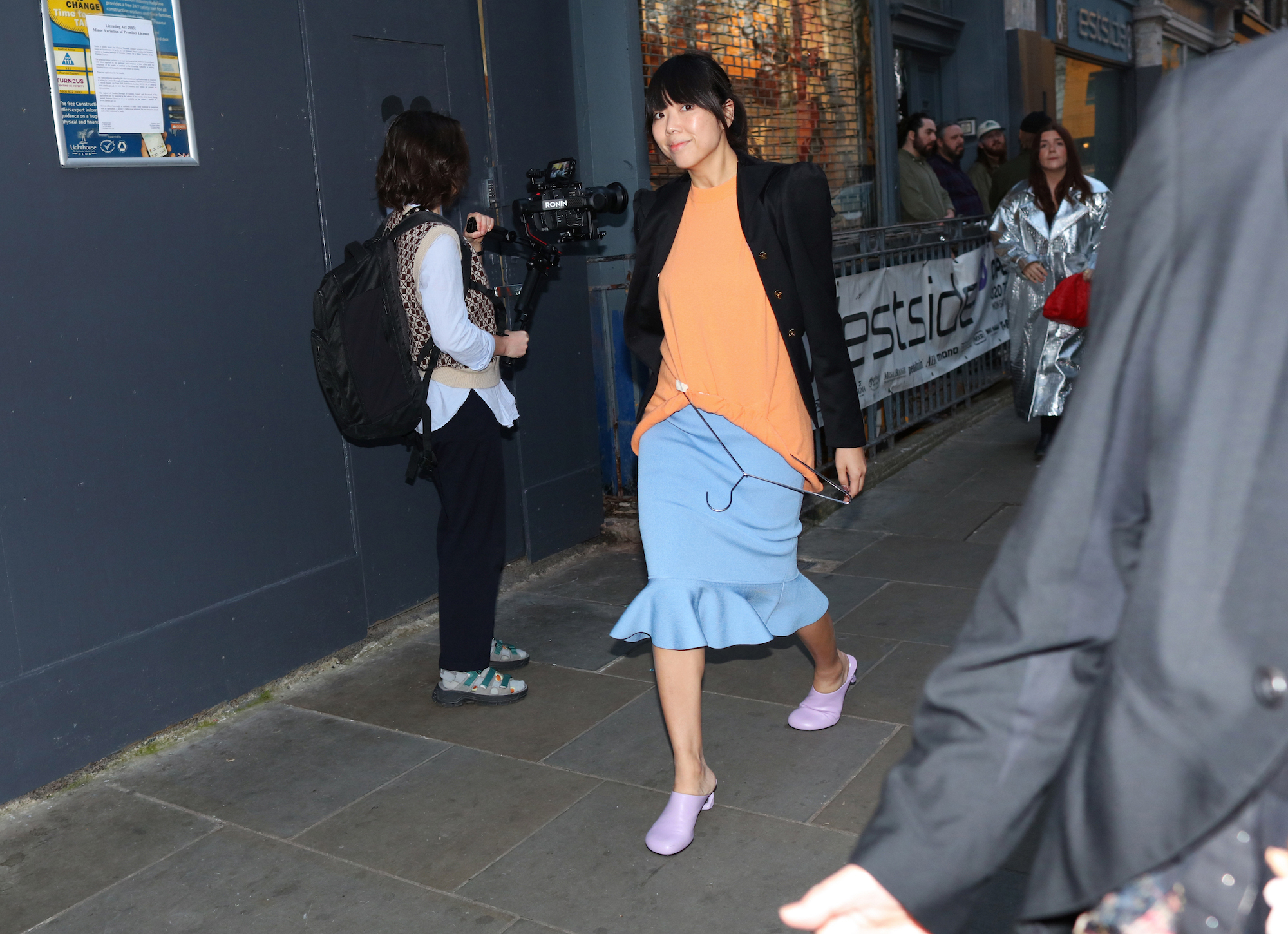 Streetstyle met oranje items