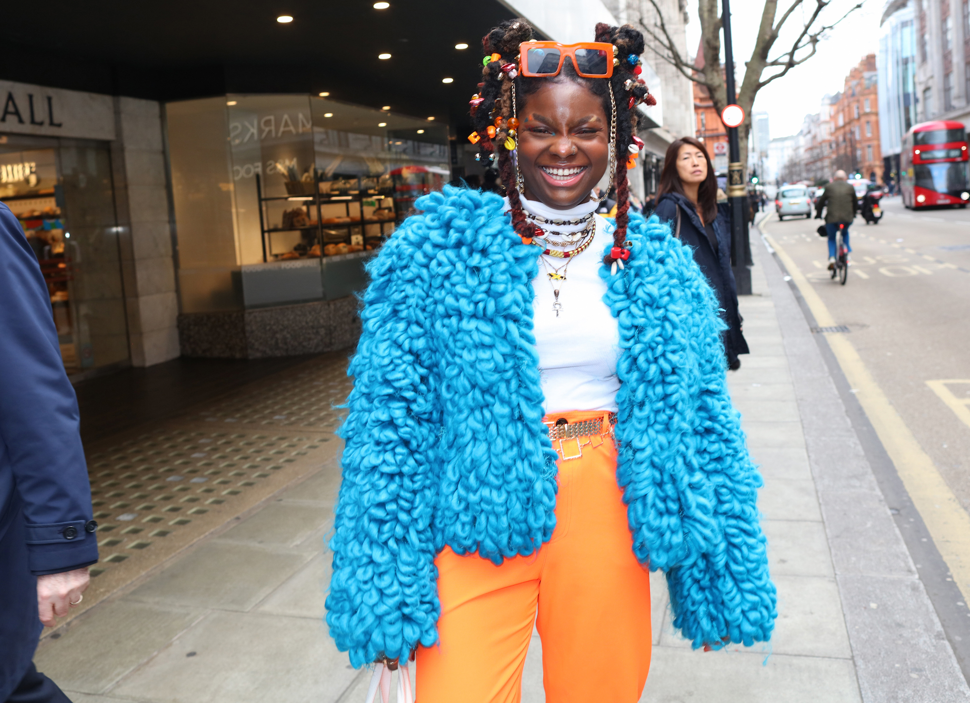 Streetstyle met oranje items