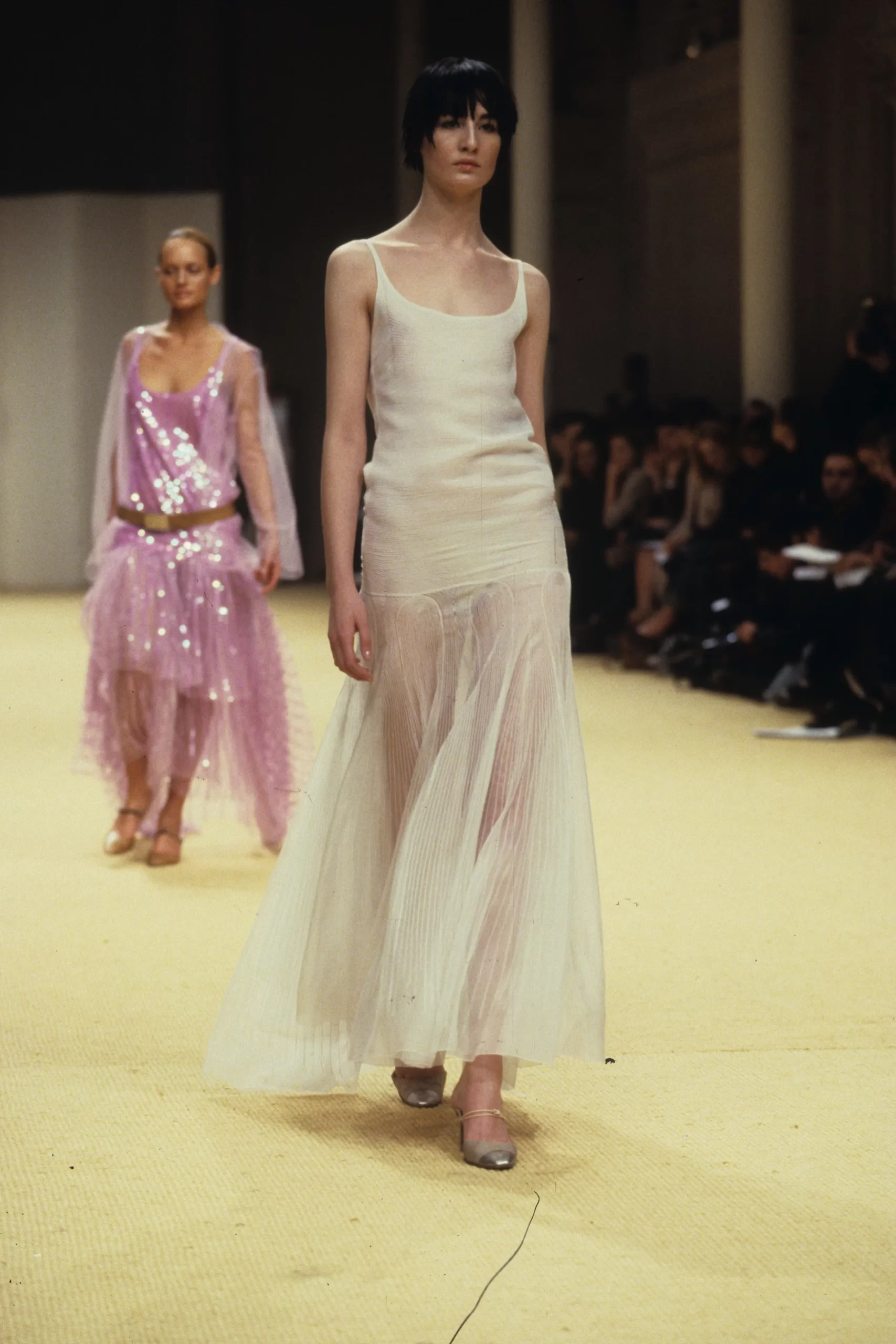 Chanel couture lente/zomer 1999 zit vol ontwerpen van Karl Lagerfeld die we graag op het Met Gala zien
