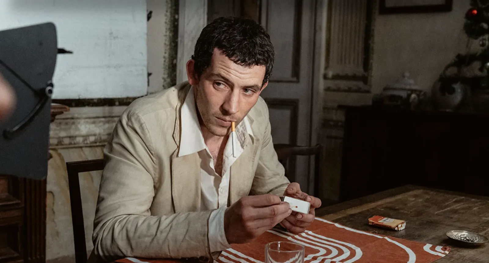 Still shot uit de film La Chimera