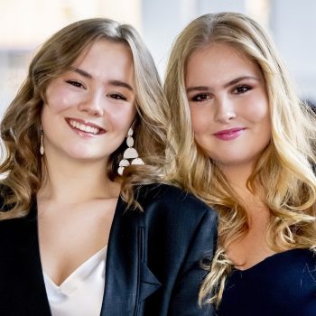 prinsessen-amalia-en-ariane-maken-onverwachte-chique-verschijning-bij-koningsdagconcert-250796