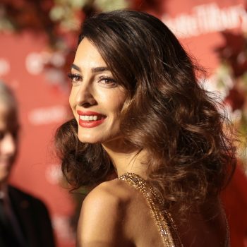 amal-clooney-ruilt-vintage-in-voor-fonkelende-eco-couture-op-de-rode-loper-254069